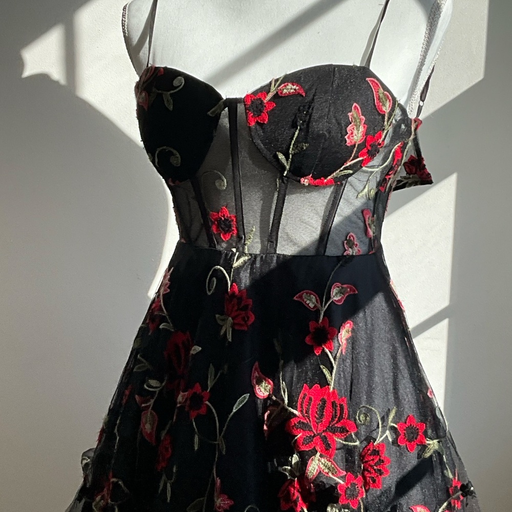 Corset midi party dress - Picture 2 of 3